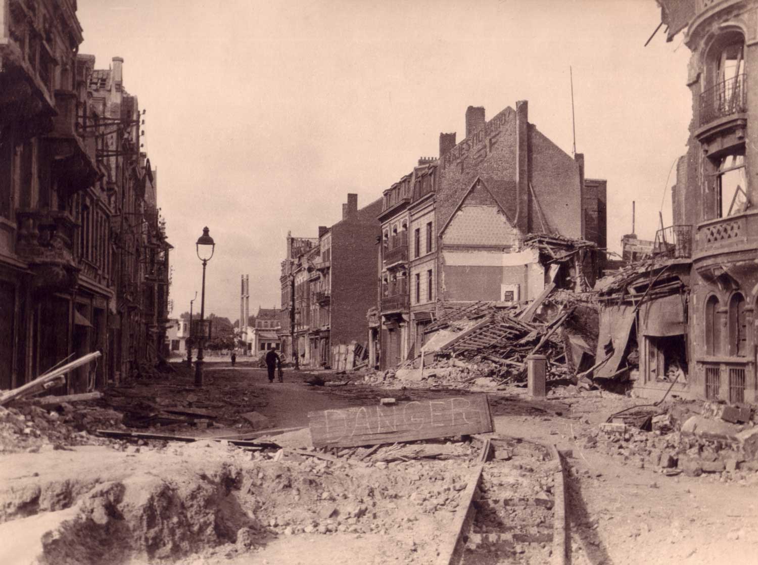 La rue de la Paix après les bombardements de 1944