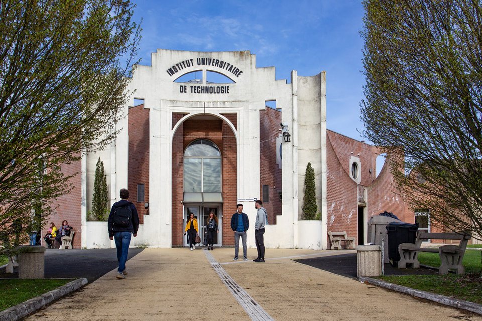 2 - iut-de-lens-facade.jpg